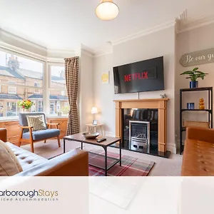 Holiday home Mayville - Stunning 3 Bedroomed Townhouse With Free Parking, Scarborough